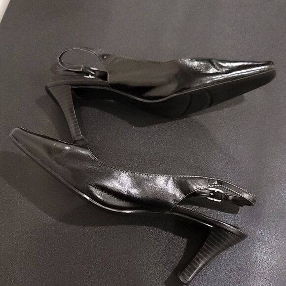 VILLAGER A LIZ CLAIBORNE COMPANY QUEBEC POINTED TOE SLIP-ON SLINGBACK SANDALS - Picture 8 of 16